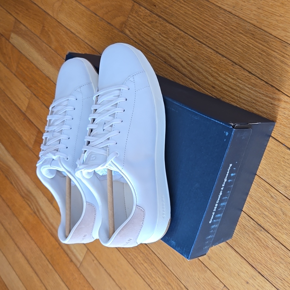 Cole Haan Grandpro Tennis Sneaker - perfect condition
